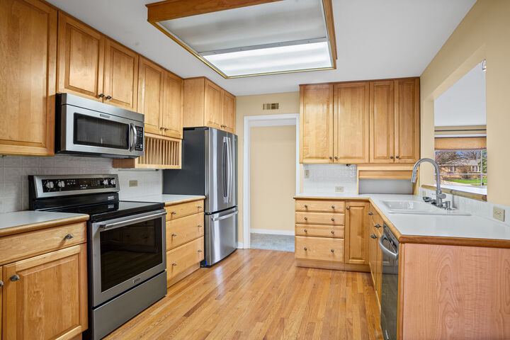 Property Photo:  23W749 Bryn Mawr Avenue  IL 60172 