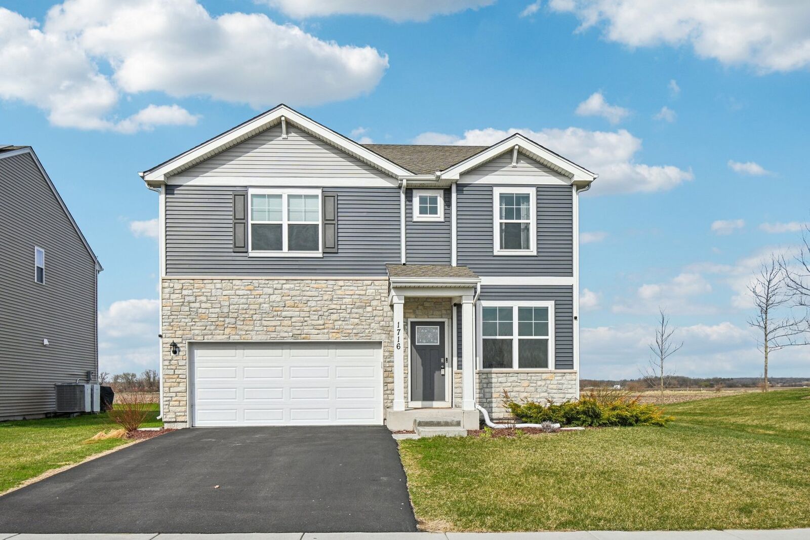 Property Photo:  1716 Dublin Drive  IL 60140 