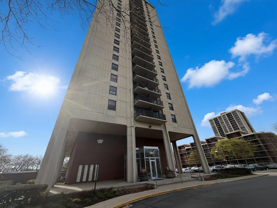 Property Photo:  3001 S Michigan Avenue 1707  IL 60616 