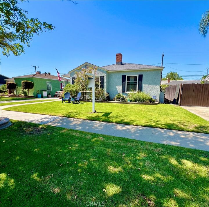 Property Photo:  2925 San Francisco  CA 90806 