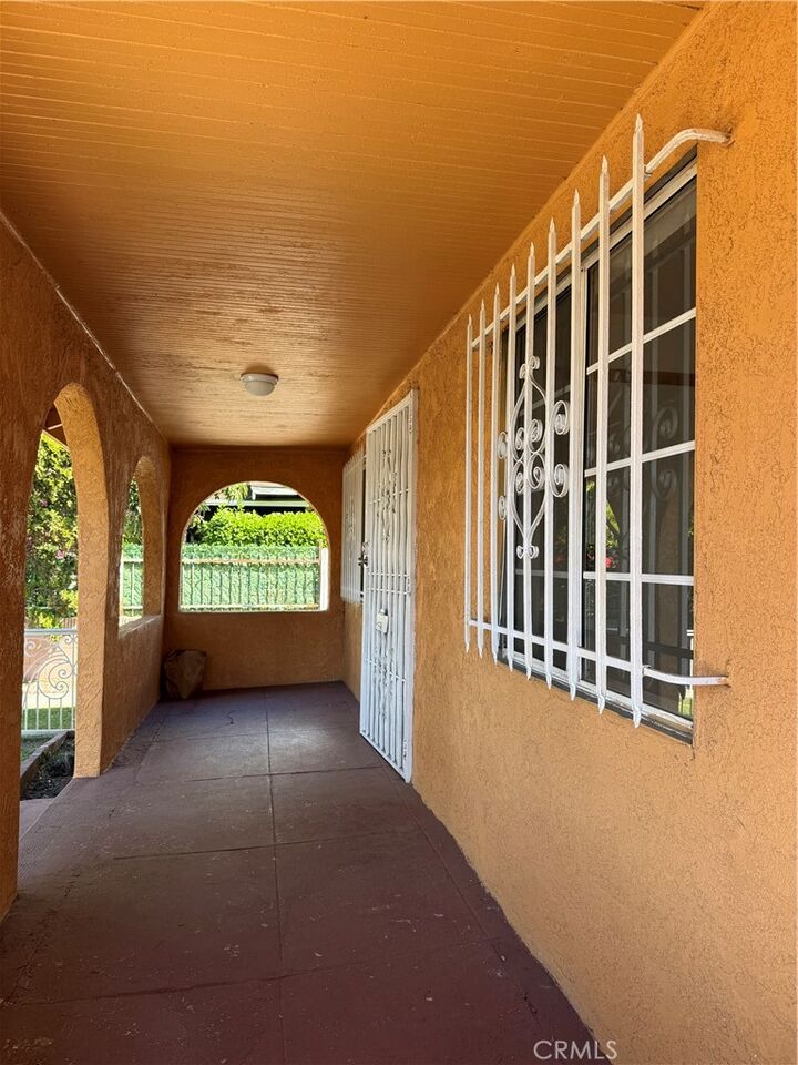 Property Photo:  6624 Miramonte  CA 90001 