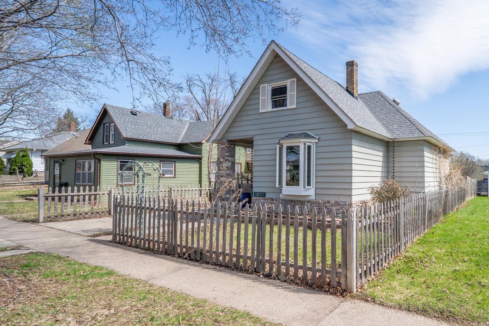 Property Photo: 1028 Livingston Avenue MN 55118