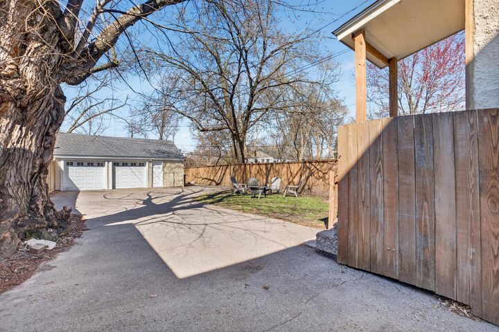 Property Photo:  623 Russell Avenue N  MN 55411 