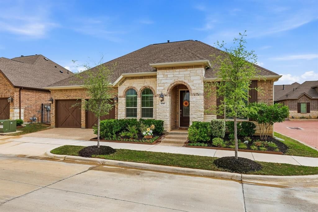 Property Photo:  4747 Kings Garden Parkway  TX 76005 