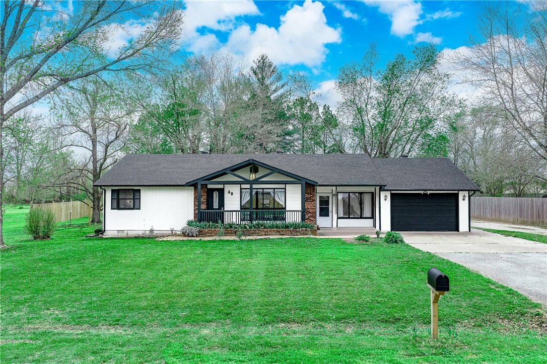 Property Photo:  48 E Meadowbrook Circle 1  AR 72712 