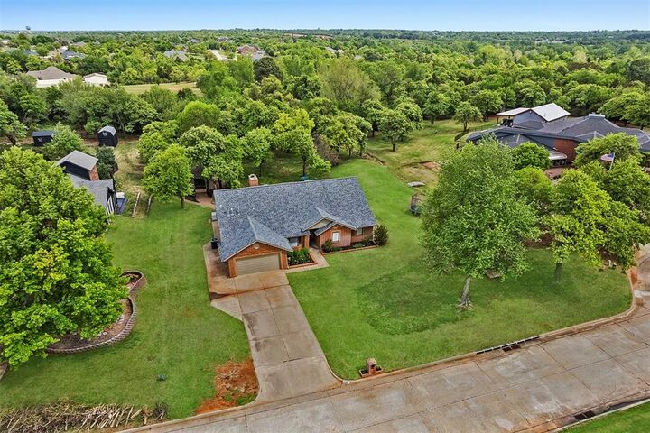 Property Photo: 10421 SE 55th Street OK 73150