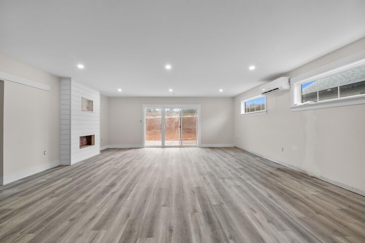 Property Photo: 67 Alice Avenue PE C1C 0V4