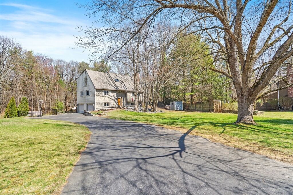 Property Photo:  5 Quail Hollow  MA 01581 