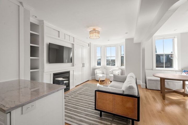 Property Photo:  131 Pembroke Street 5  MA 02118 