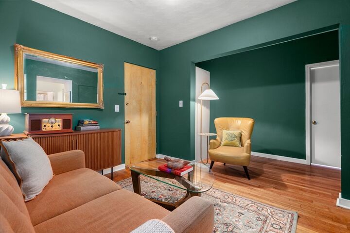 Property Photo: 1404 Commonwealth Ave 17 MA 02135