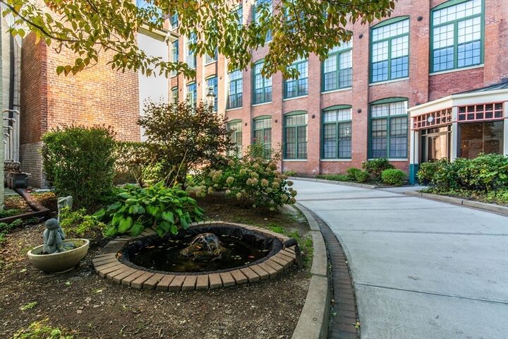 Property Photo:  15 Higgins St 201  RI 02917 