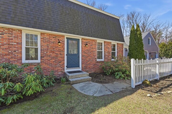 Property Photo: 21 Meadow Wood Dr MA 01373