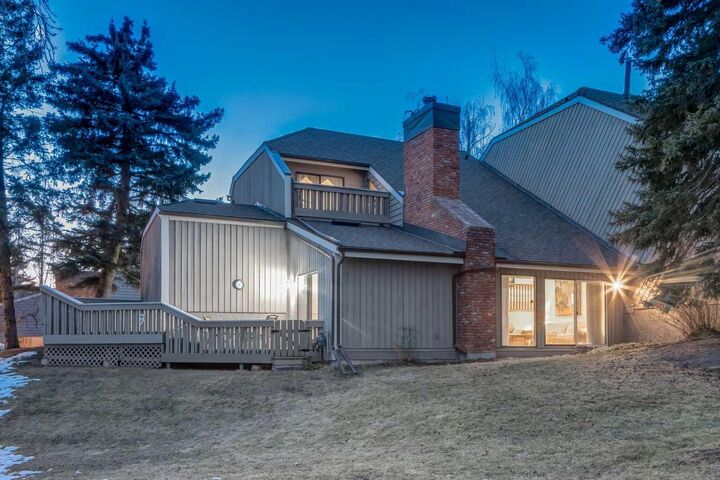 Photo de la propriété:  8203 Silver Springs Road NW 9  AB T3B 4K5 