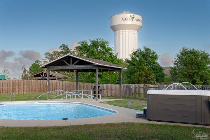 Property Photo:  2759 Gemstone Cir  FL 32571 