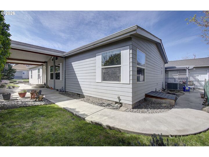 Property Photo: 1408 Clark St OR 97065