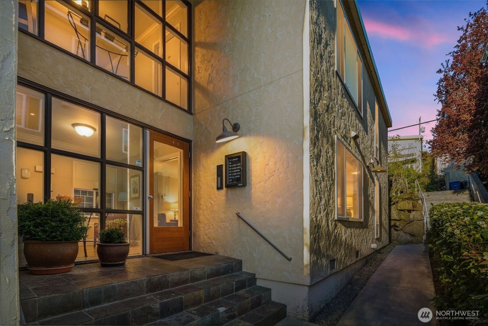 Property Photo:  3626  14th Avenue W 203  WA 98119 
