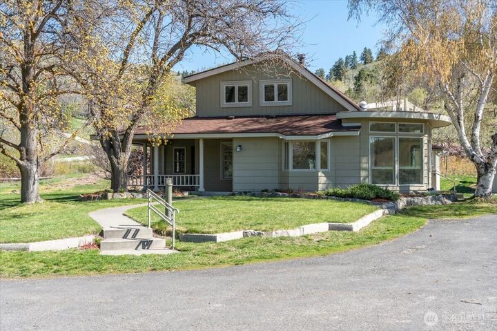 Property Photo:  882  Lower Joe Creek Road  WA 98831 