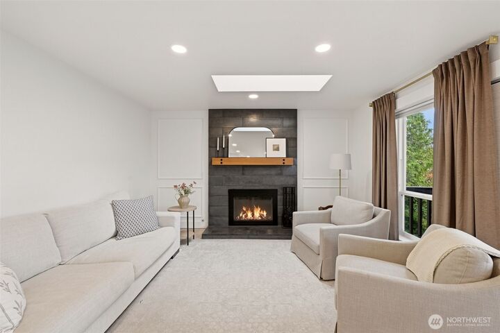 Property Photo:  4935  Mill Pond Loop  SE  WA 98092 