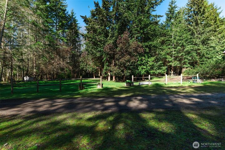 Property Photo:  931  Jolie Way  WA 98368 