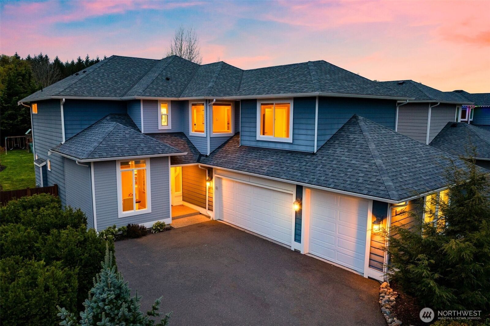 Property Photo:  4367  326th Avenue NE  WA 98014 