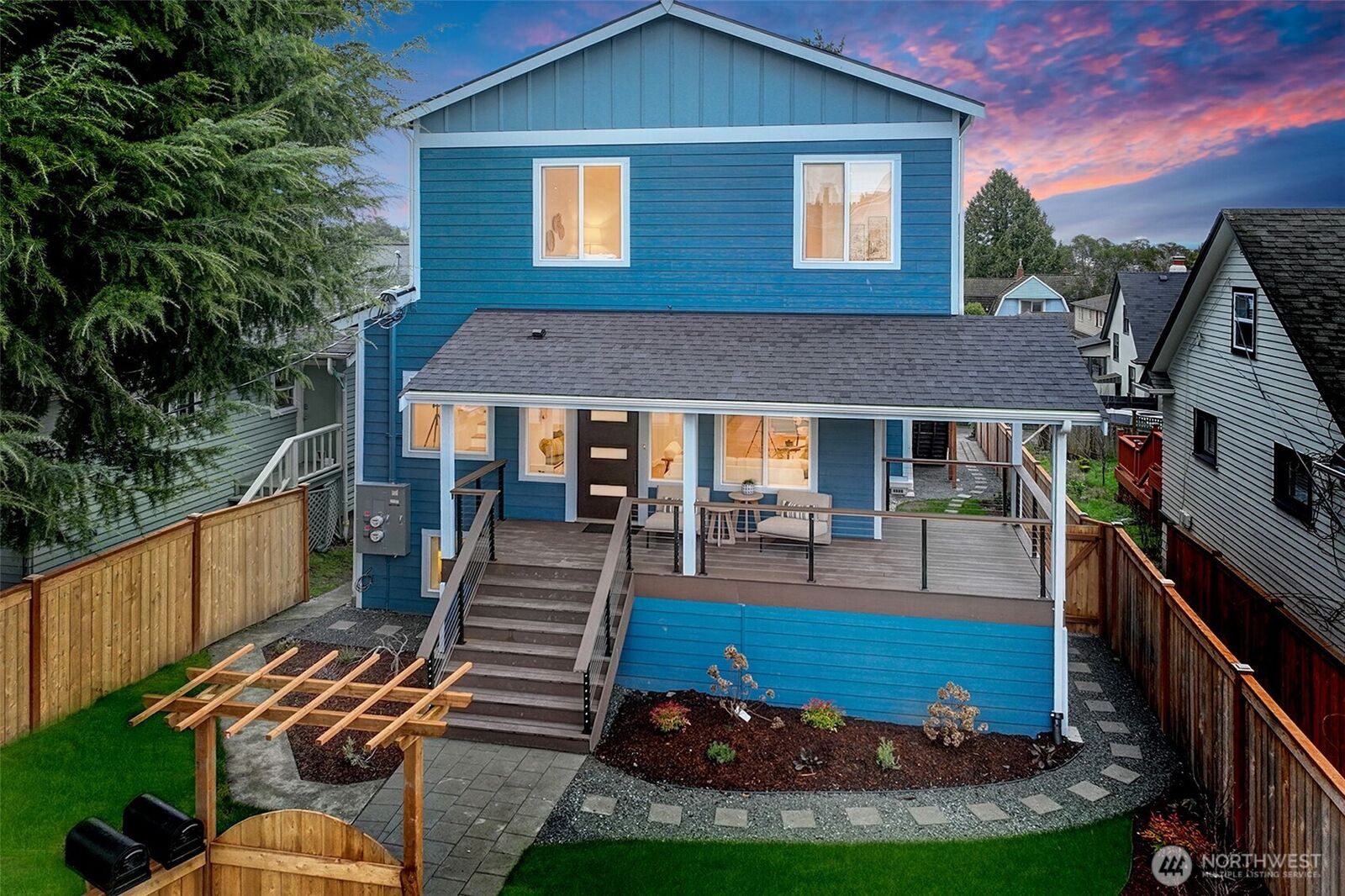 Property Photo:  7008  Linden Avenue N  WA 98103 