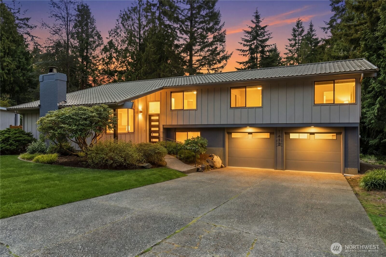 Property Photo:  1413  Elizabeth Place NW  WA 98110 