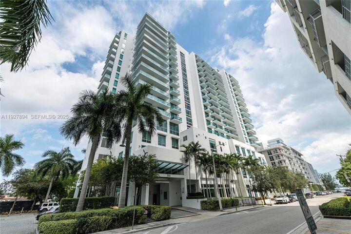 Property Photo:  333 NE 24th Street 1401  FL 33137 
