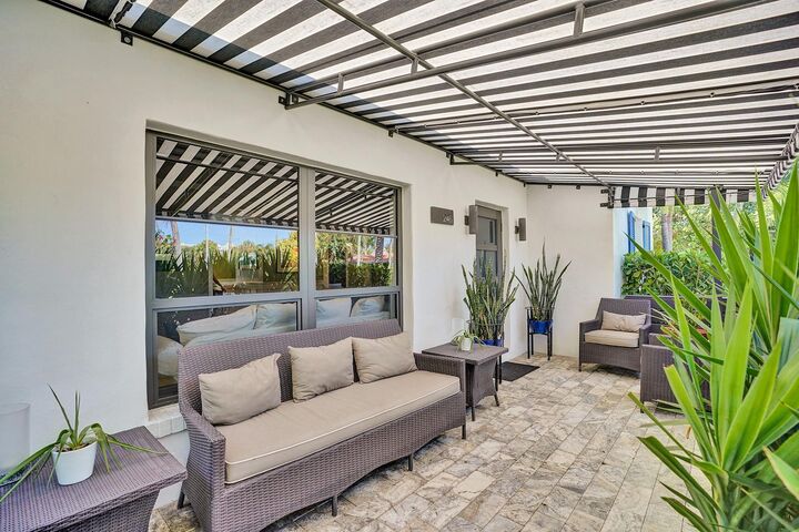 Property Photo:  246 N Swinton Avenue  FL 33444 