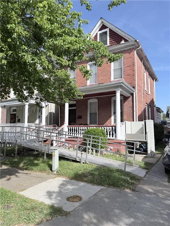 Property Photo:  208 37th St  VA 23504 