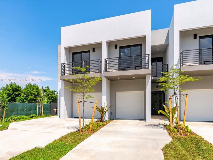 Property Photo:  1118 NE 10th Ave  FL 33304 