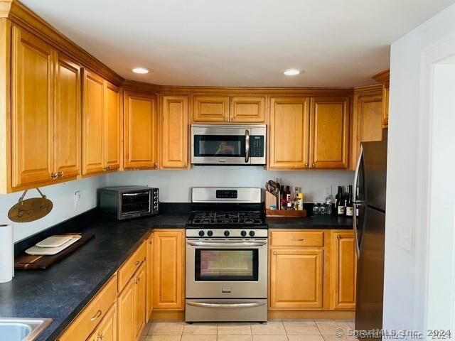 Property Photo:  39 Point Beach Drive  CT 06460 