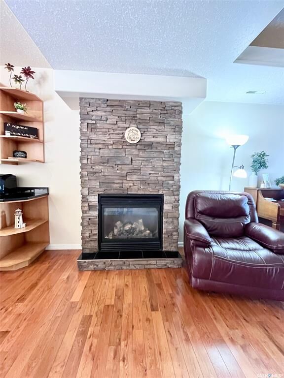 Property Photo: 211 20th Street W 2 SK S6V 4G5
