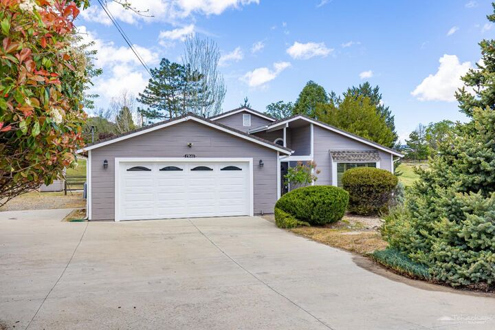 Property Photo:  17681 Dike Court  CA 93561 