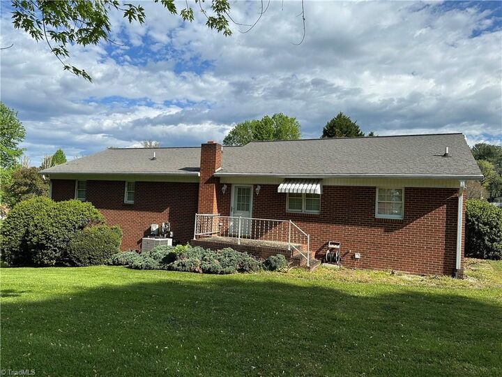 Property Photo:  860 Green Acres Myers Street  NC 28651 