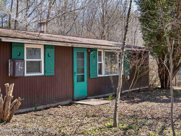 Property Photo:  113 Meadow  NY 12498 