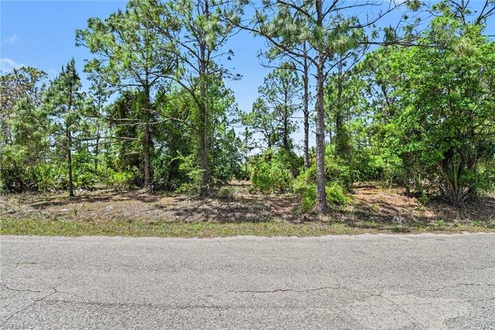 Property Photo:  403 Wellington Ave  FL 33972 