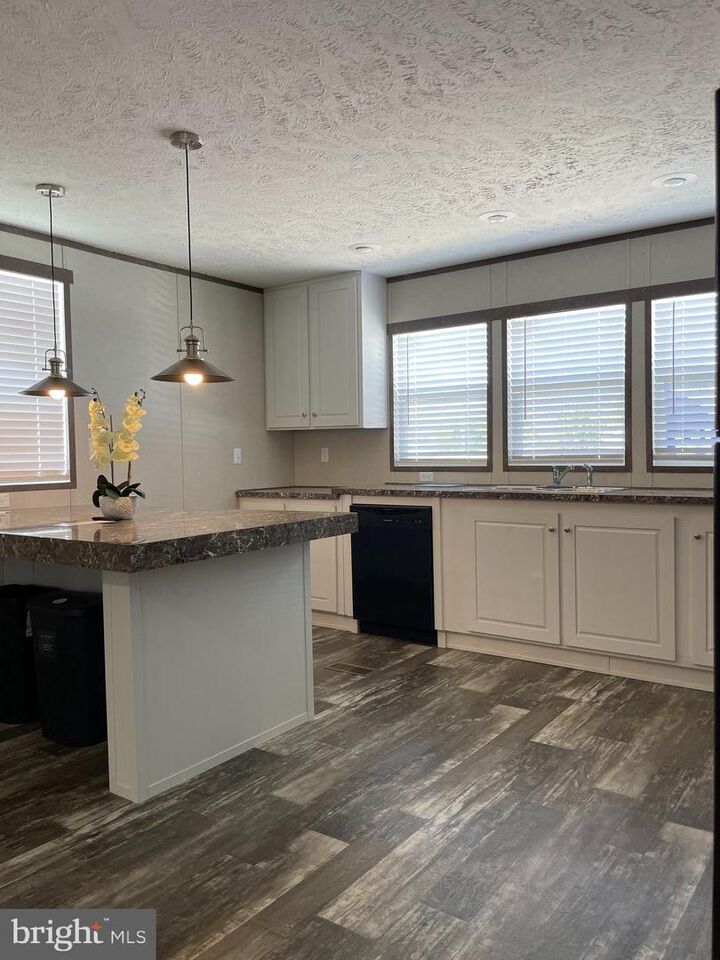 Property Photo:  450 5th Avenue 272  DE 19808 