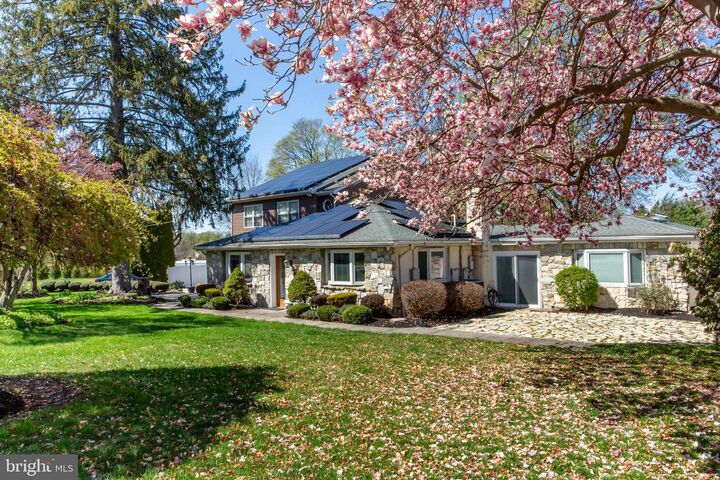 Property Photo:  26 Dolton Road  PA 19053 