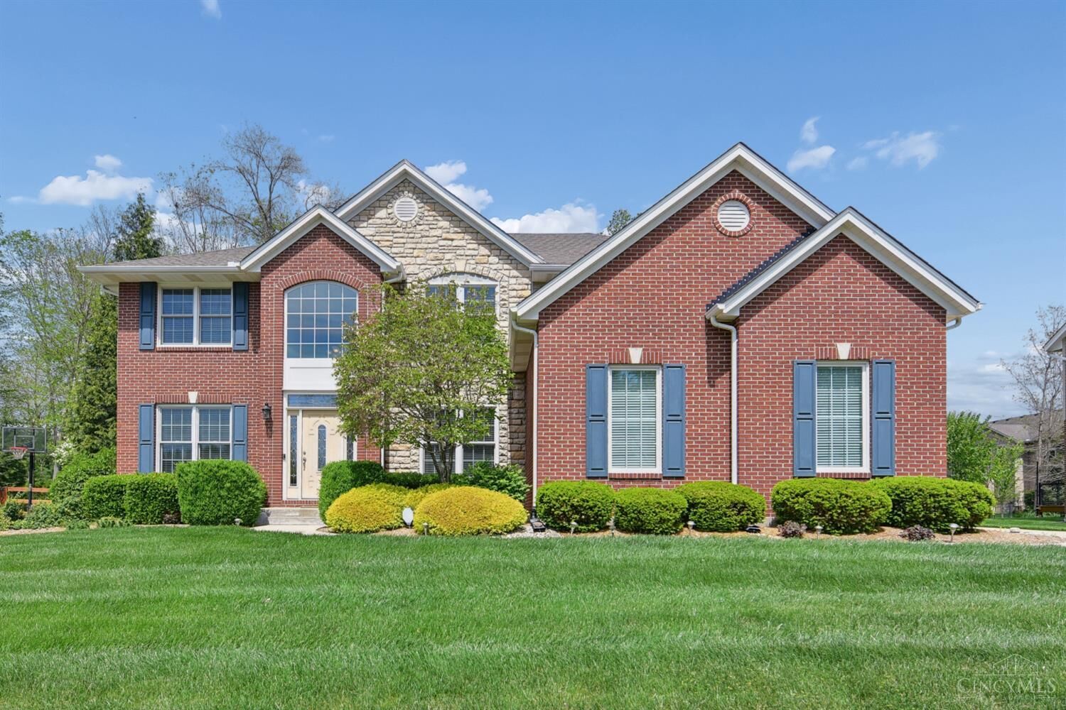 Property Photo:  325 Eastbury Drive  OH 45140 