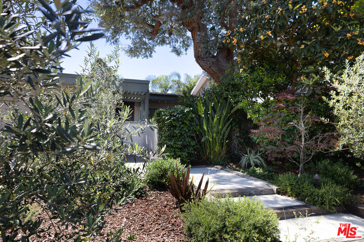 Property Photo:  12722 Sarah St  CA 91604 