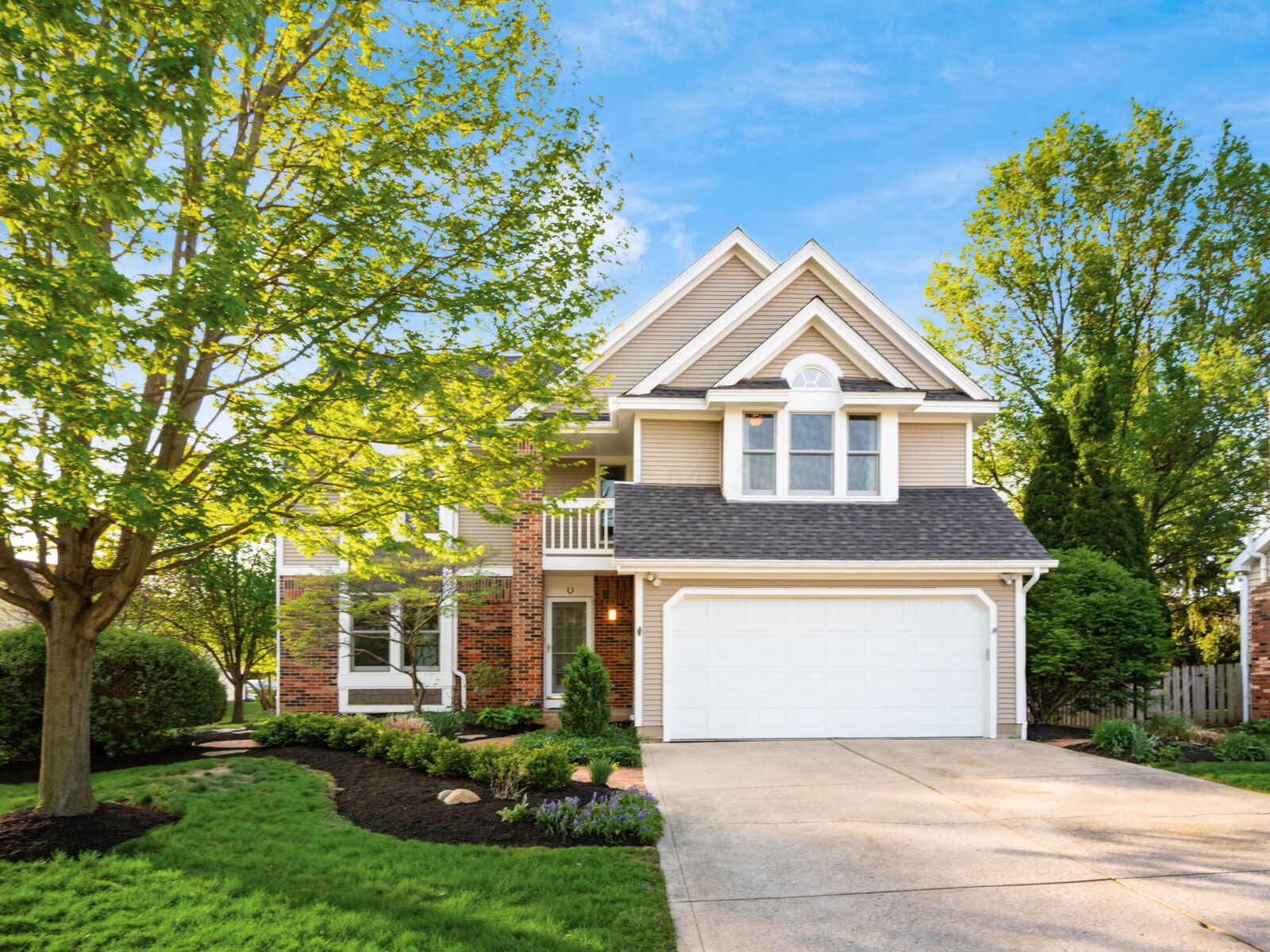 Property Photo:  3851 Equestrian Court  OH 43221 