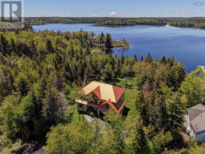 460 McCabe Lake Drive — photo 1