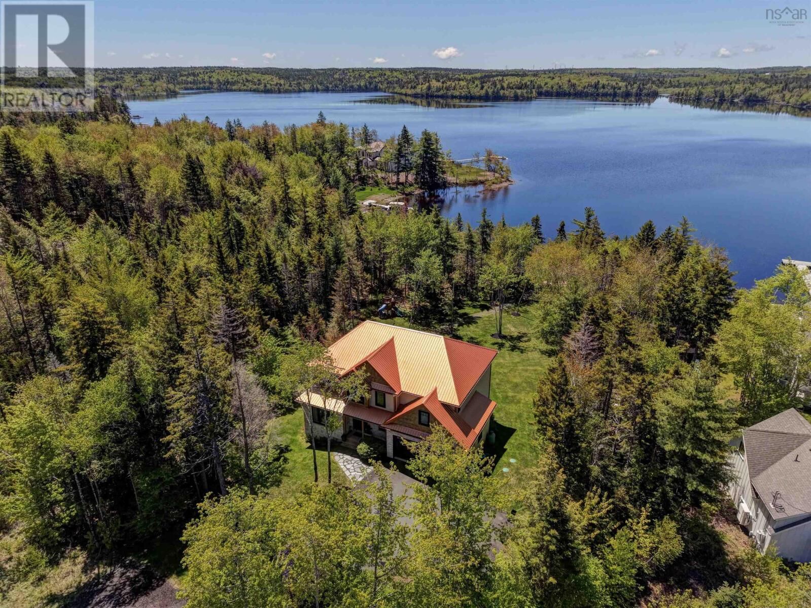 Property Photo: 460 McCabe Lake Drive NS B4E 0N6
