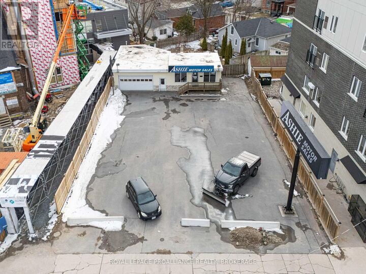 Property Photo:  624 Princess Street  ON K7L 1E3 