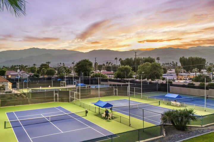 Property Photo:  67 Verde Way  CA 92260 