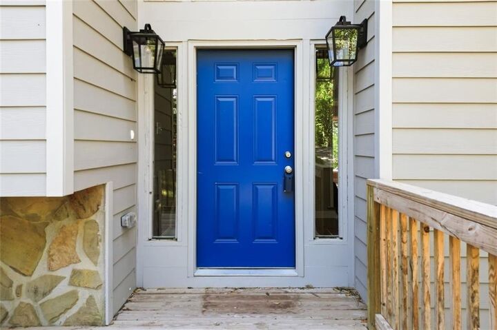 Property Photo:  6870 Creekwood Drive  GA 30135 