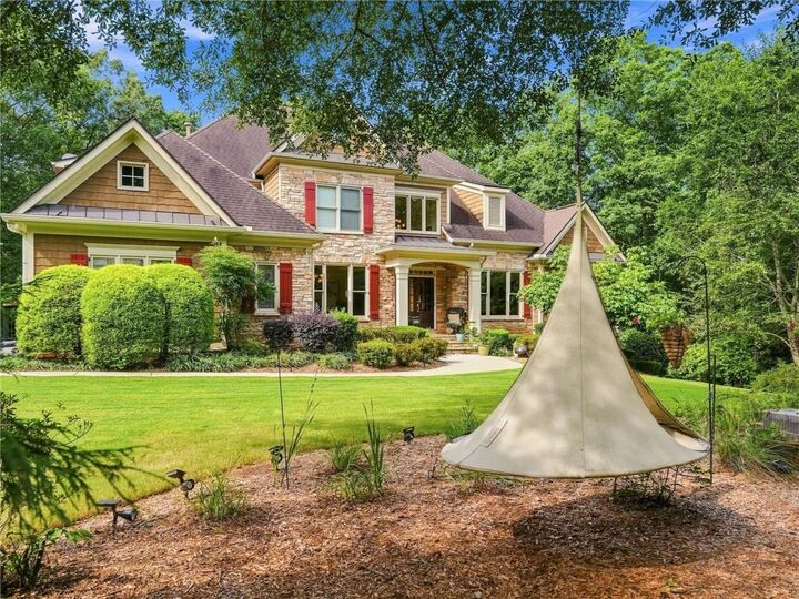 Property Photo: 806 Waterford Estates Manor GA 30115