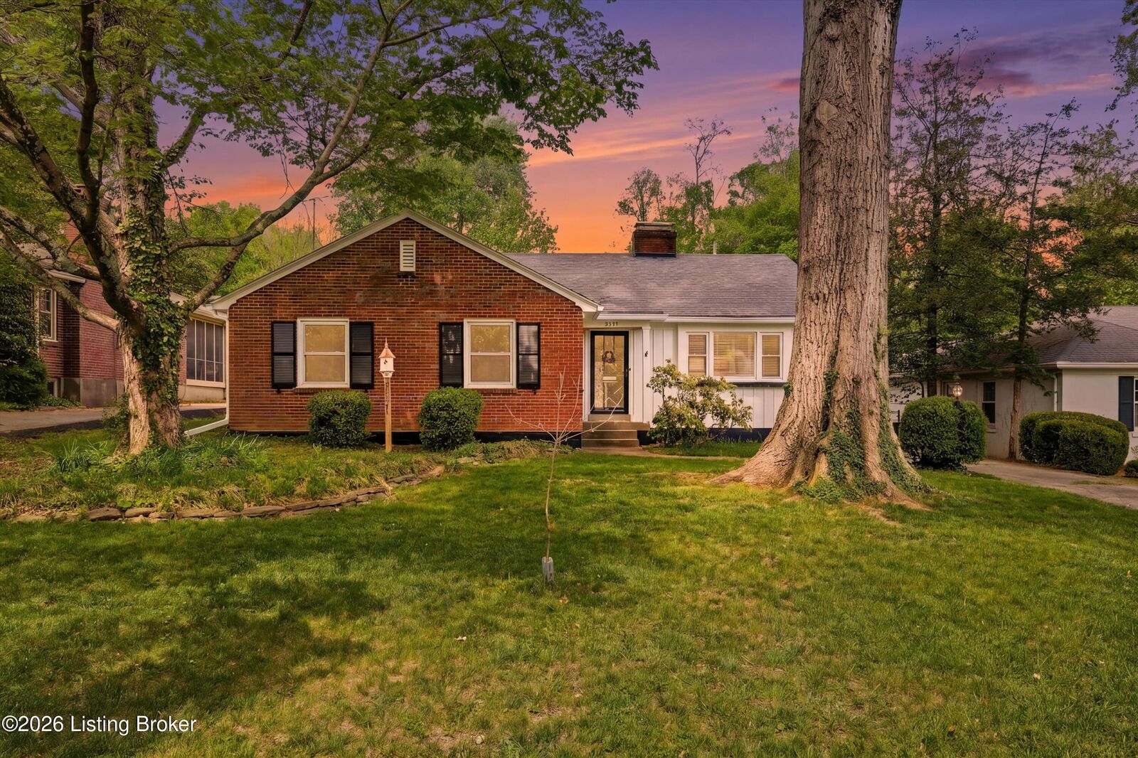 Property Photo:  4013 Leland Rd  KY 40207 