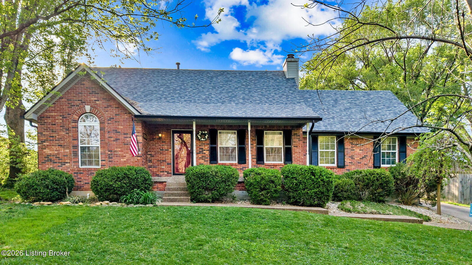 Property Photo: 3314 Hunsinger Ln KY 40220