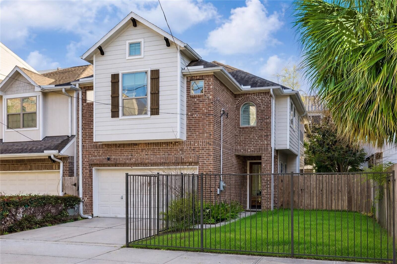 Property Photo: 5213 Rose Street TX 77007